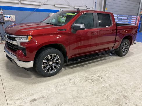 Used 2023 Chevrolet Silverado 1500 LT w/ Z71 Off-Road Package image 4