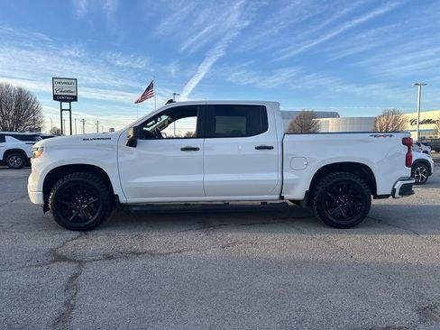 Used 2024 Chevrolet Silverado 1500 Custom w/ Turbomax Blackout Package image 3