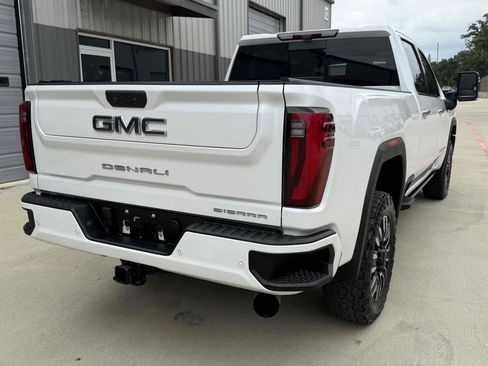 Used 2024 GMC Sierra 2500 Denali Ultimate AWD/4WD image 14