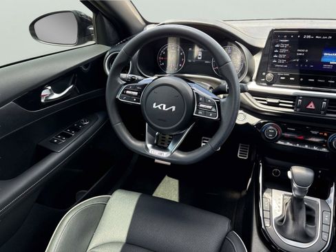 Used 2024 Kia Forte GT-Line w/ GT-Line Premium Package FWD image 9