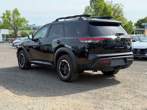 Used 2025 Nissan Pathfinder Rock Creek AWD/4WD image 3