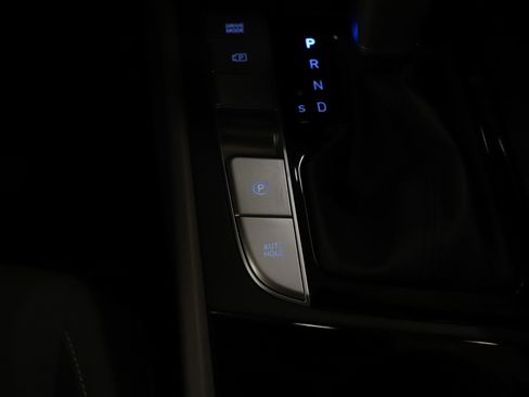 Used 2025 Hyundai Elantra SEL image 23