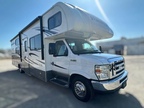 Used 2015 Ford E-450 and Econoline 450 Super Duty w/ Motorhome Prep Package image 1