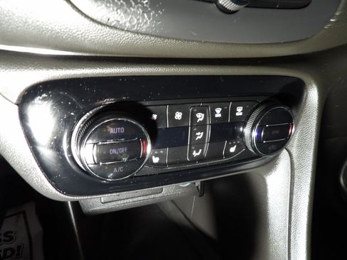 Used 2020 Buick Encore GX Select image 15