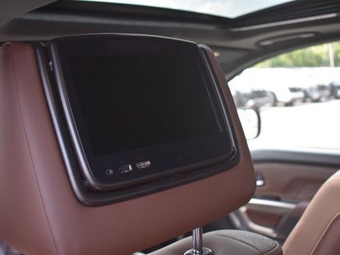 Used 2023 Nissan Titan Platinum Reserve w/ Moonroof Package RWD image 19