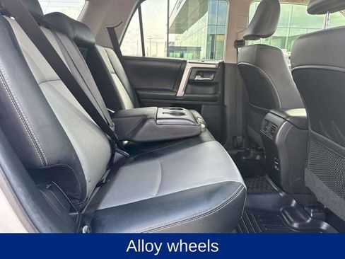 Used 2016 Toyota 4Runner SR5 Premium image 11