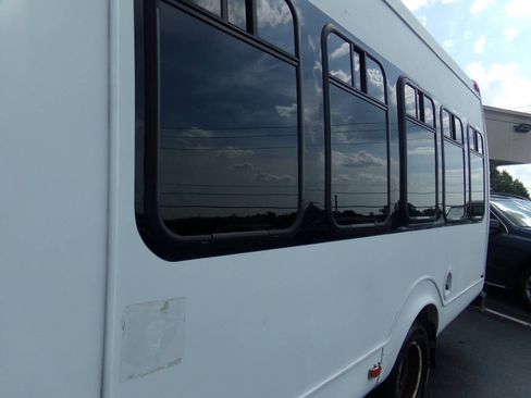 Used 2011 Ford E-350 and Econoline 350 Super Duty w/ Shuttle Bus Prep Pkg image 42