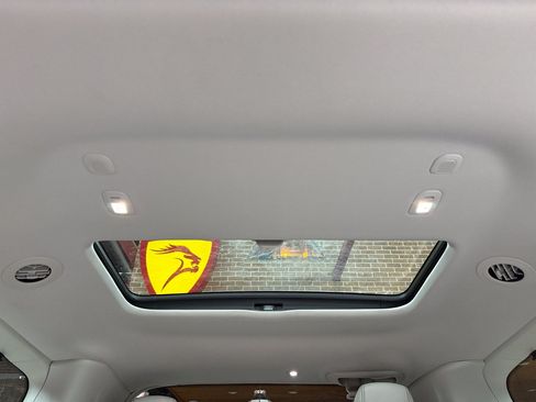 Used 2018 Chrysler Pacifica Limited w/ Tire & Wheel Group FWD image 31