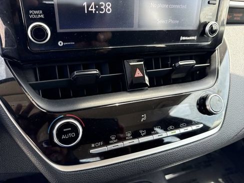 Used 2022 Toyota Corolla LE FWD image 19