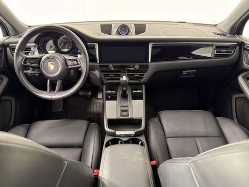 Certified 2024 Porsche Macan AWD/4WD image 16
