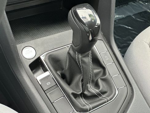 Used 2022 Volkswagen Taos S image 21