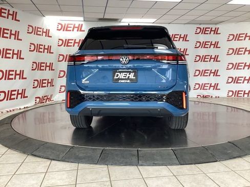 Used 2025 Volkswagen Tiguan SE R-Line AWD/4WD image 6