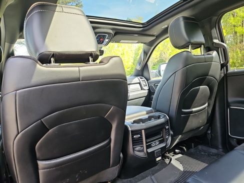Used 2023 RAM 1500 Laramie AWD/4WD image 19