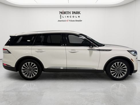Used 2021 Lincoln Aviator Reserve w/ Class IV Trailer Tow Package RWD image 6