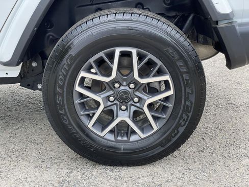 Certified 2025 Jeep Wrangler Unlimited Sahara AWD/4WD image 49