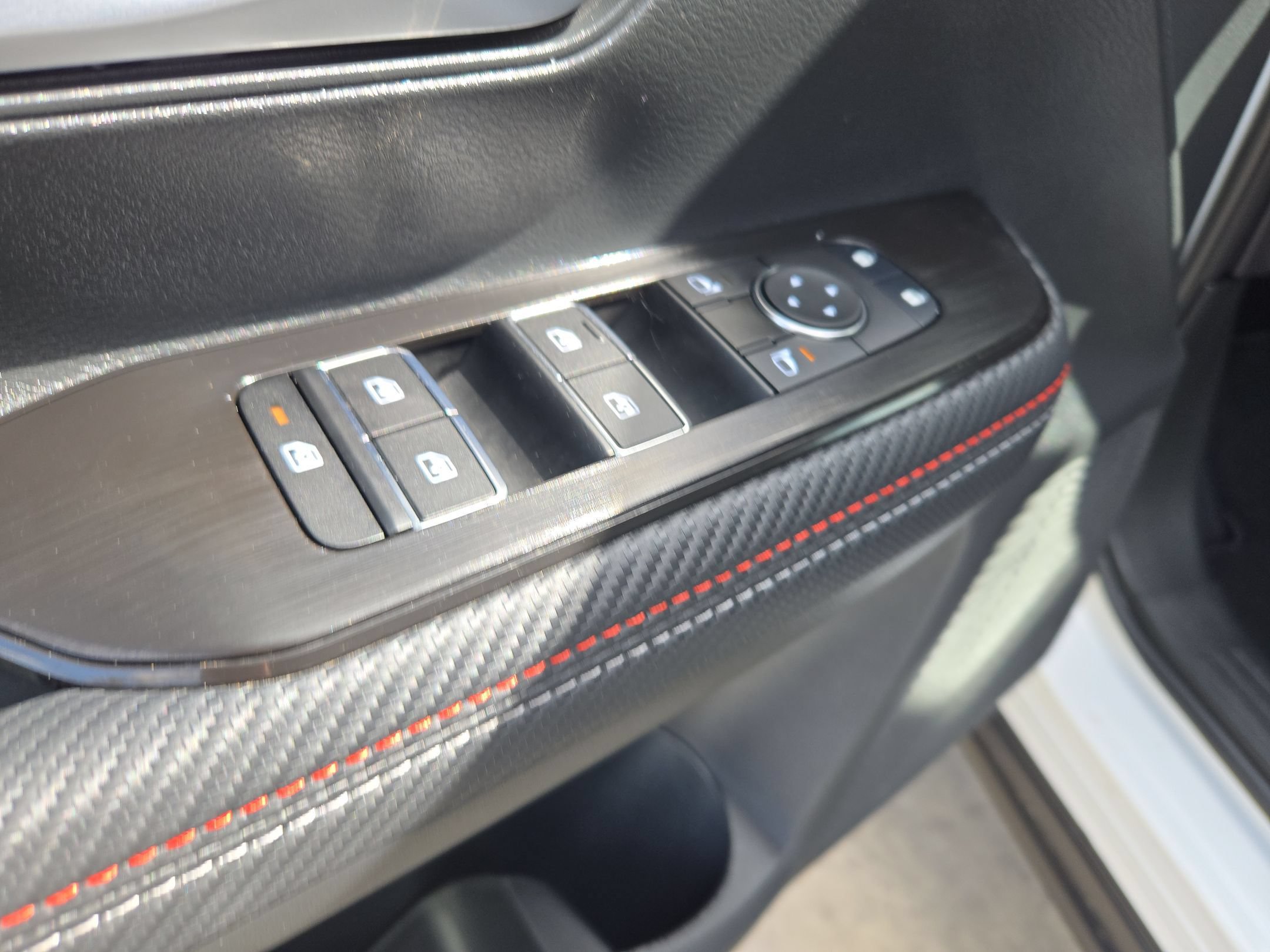 Certified 2026 Nissan Kicks SR w/ Cold Weather Package FWD image 12