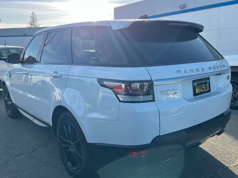 Used 2017 Land Rover Range Rover Sport SE image 5