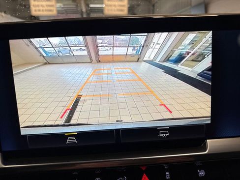 Used 2023 Chevrolet Silverado 1500 LT image 23