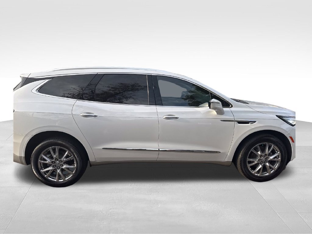 Used 2023 Buick Enclave Premium w/ Experience Buick Package FWD image 7
