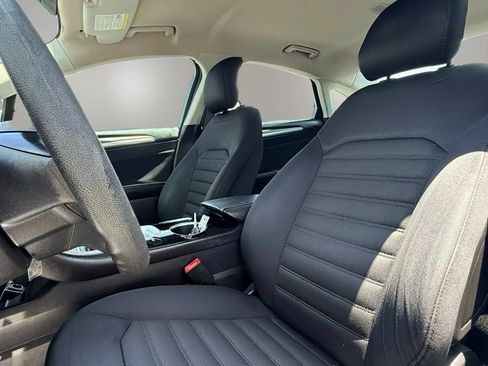 Used 2013 Ford Fusion SE FWD image 9