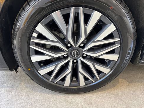Used 2025 Nissan Altima 2.5 SV FWD image 30