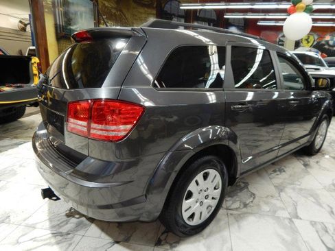 Used 2018 Dodge Journey SE image 4