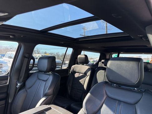 Used 2022 Jeep Wagoneer Series II w/ Premium Group I image 5