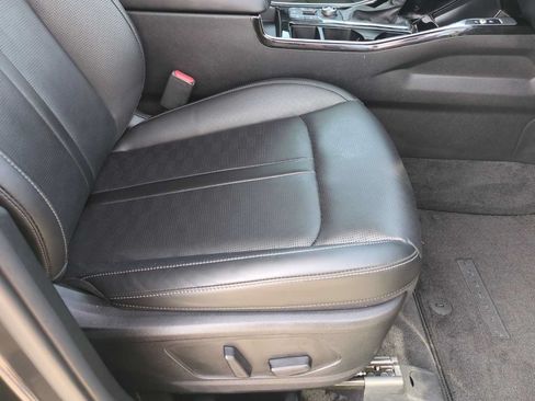 Used 2025 Kia Sorento SX FWD image 29