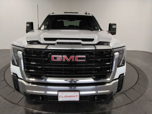Used 2024 GMC Sierra 3500 Pro image 3
