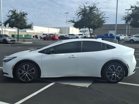 Certified 2023 Toyota Prius XLE image 7