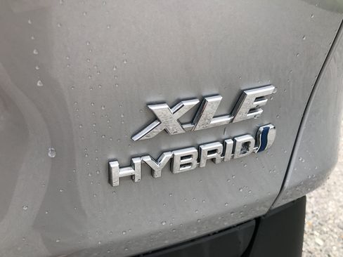 Certified 2021 Toyota RAV4 XLE AWD/4WD image 12