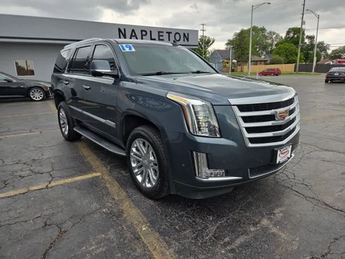 Used 2019 Cadillac Escalade 4WD image 3