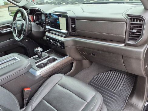 Used 2022 Chevrolet Silverado 1500 LTZ image 11