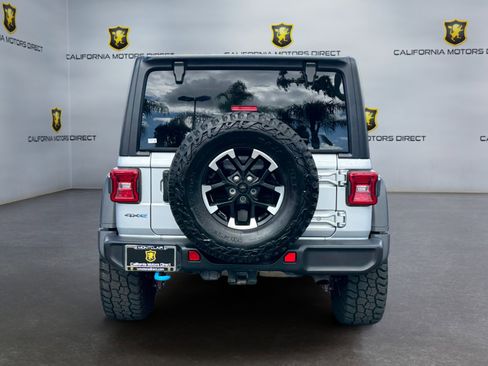 Used 2024 Jeep Wrangler Unlimited Rubicon 4xe w/ Technology Group AWD/4WD image 4