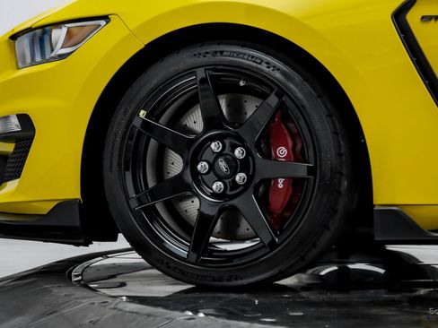 Used 2017 Ford Mustang Shelby GT350R w/ GT350R Equipment Group 920A RWD image 92