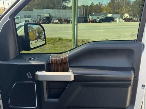 Used 2019 Ford F150 Lariat w/ Equipment Group 502A Luxury image 14