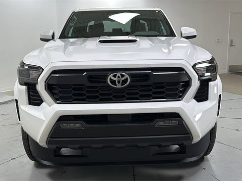 New 2025 Toyota Tacoma TRD Sport image 2