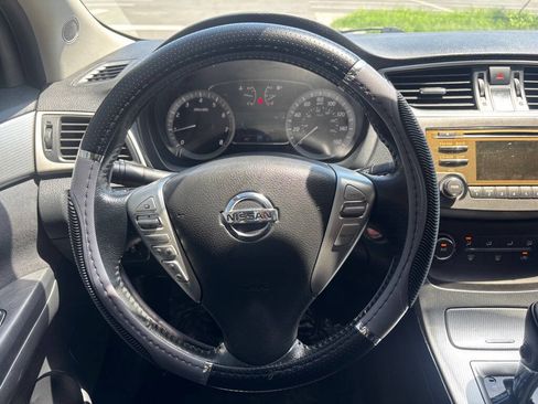 Used 2014 Nissan Sentra SR w/ SR Driver Package FWD image 25