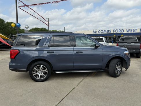 Certified 2022 Ford Expedition XLT image 4