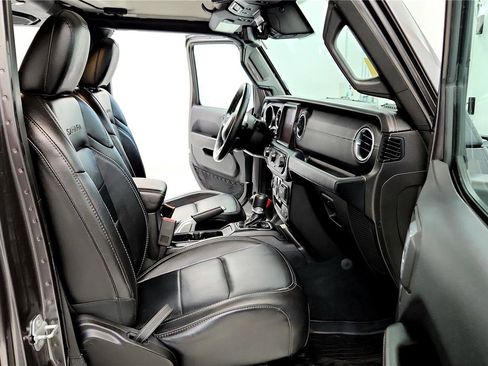 Used 2019 Jeep Wrangler Unlimited Sahara w/ Dual Top Group image 15