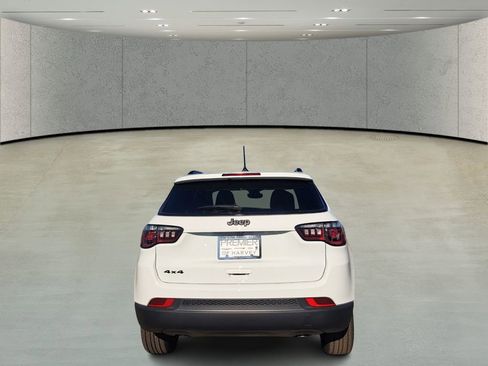 New 2026 Jeep Compass Latitude image 5