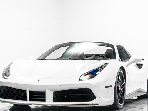 Used 2018 Ferrari 488 Spider RWD image 5