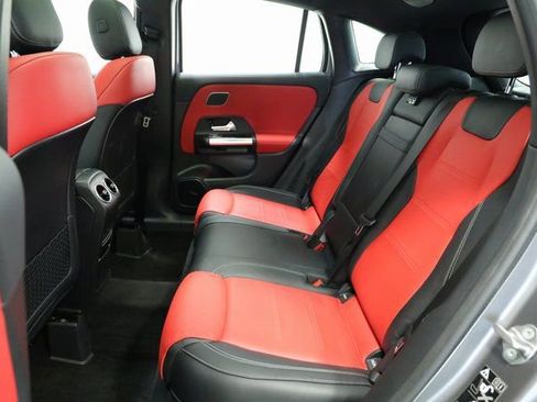 Used 2021 Mercedes-Benz GLA 35 AMG 4MATIC image 32