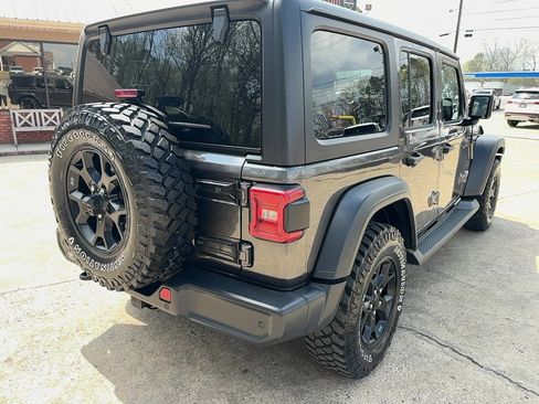 Used 2019 Jeep Wrangler Unlimited Sport S image 4