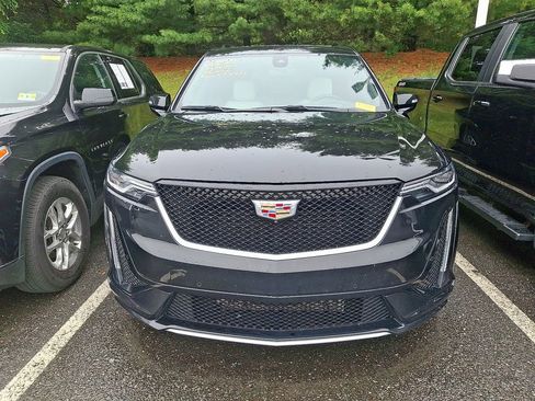 Used 2024 Cadillac XT6 Sport w/ Technology Package AWD/4WD image 2