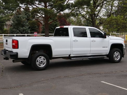 Used 2019 GMC Sierra 2500 SLE w/ Suspension Package, Off-Road AWD/4WD image 4