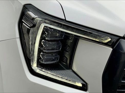 Used 2022 GMC Yukon AT4 image 28