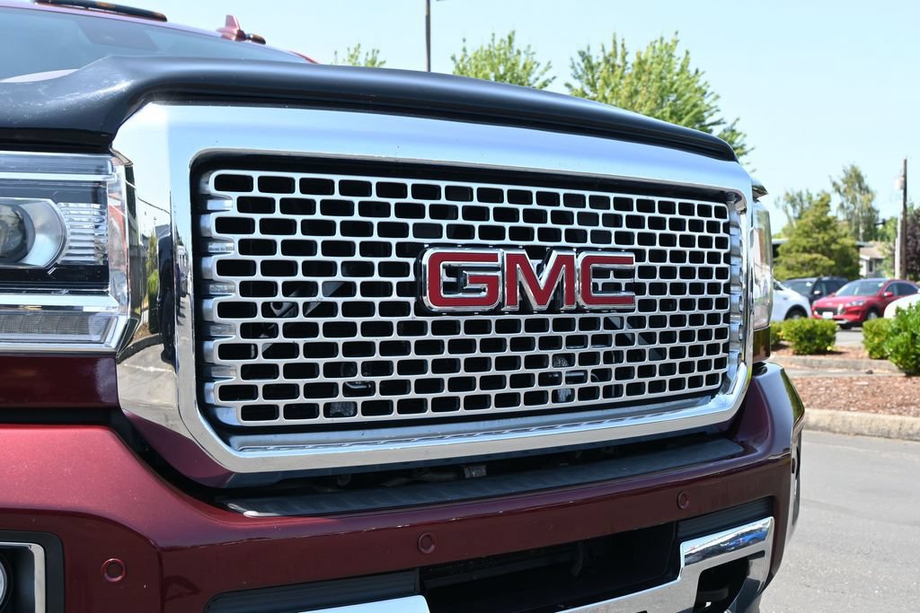 Used 2016 GMC Sierra 3500 Denali w/ Duramax Plus Package AWD/4WD image 12