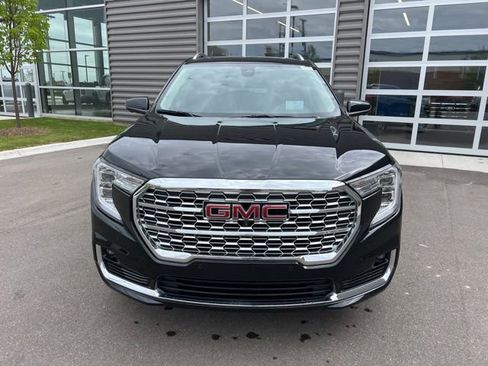 Used 2023 GMC Terrain Denali w/ Denali Premium Package AWD/4WD image 2