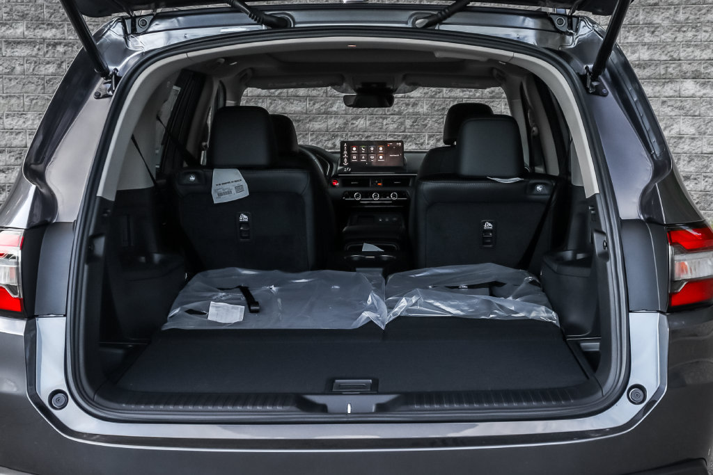 New 2026 Honda Pilot Touring image 9